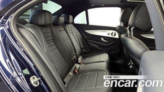 Mercedes-Benz E-Class 2021 — Şəkil 12/20