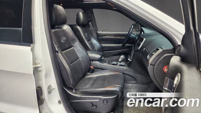 Jeep Grand Cherokee 2018 — ფოტო 11/20