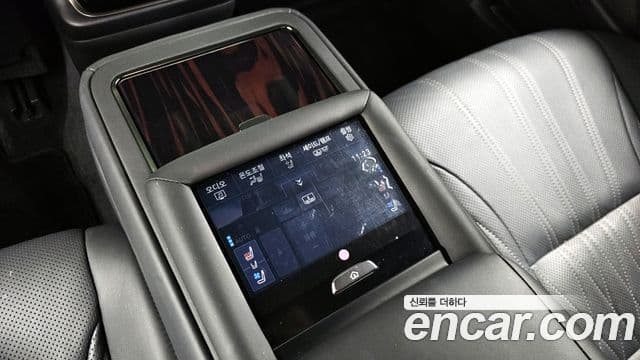Lexus LS500h 2024 — Şəkil 18/20