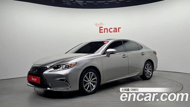 Lexus ES300h 2018 — ფოტო 3/20
