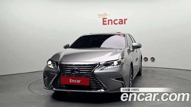 Lexus ES300h 2018 — ფოტო 11/20
