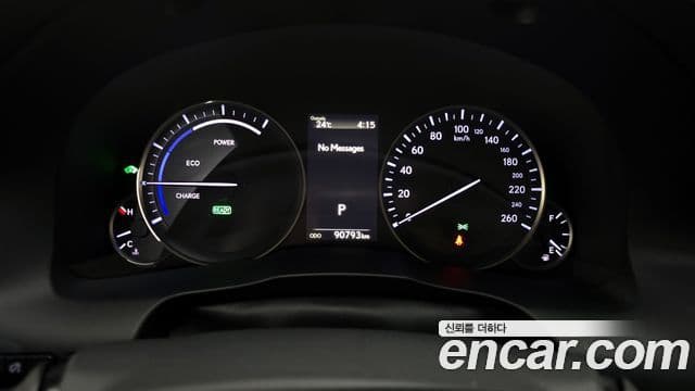 Lexus ES300h 2018 — ფოტო 19/20