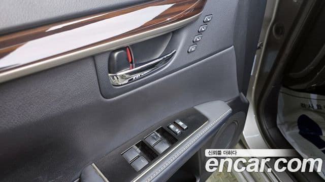 Lexus ES300h 2018 — ფოტო 9/20