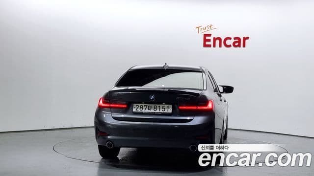 BMW 3 Series 2019 — ფოტო 4/20