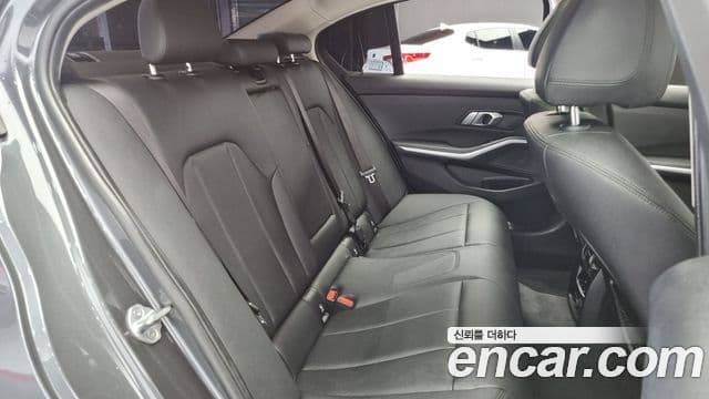 BMW 3 Series 2019 — ფოტო 12/20