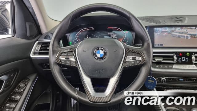 BMW 3 Series 2019 — ფოტო 13/20