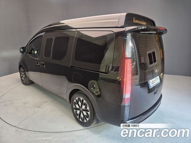 Hyundai Staria 2023 — Photo 3/19