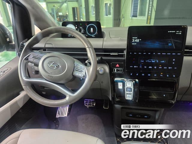 Hyundai Staria 2023 — Photo 2/19