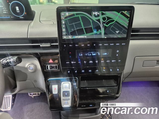 Hyundai Staria 2023 — Photo 16/19