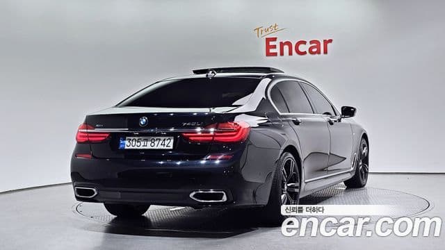BMW 7 Series 2019 — Photo 14/20