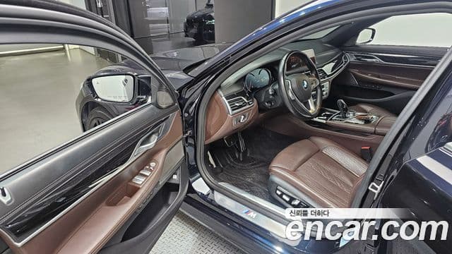 BMW 7 Series 2019 — Photo 15/20