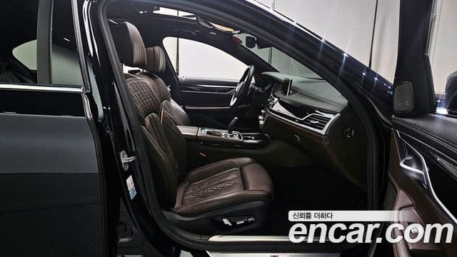 BMW 7 Series 2019 — Photo 11/20