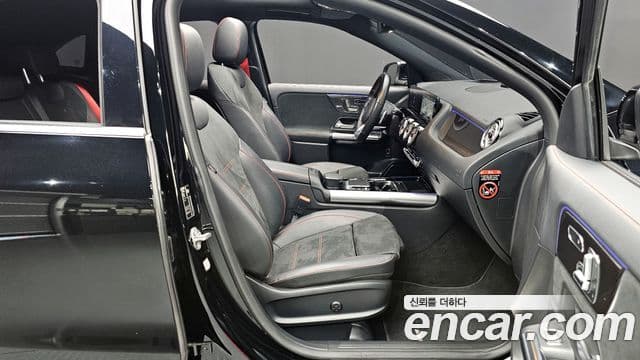 Mercedes-Benz GLA-Class 2021 — Şəkil 10/20
