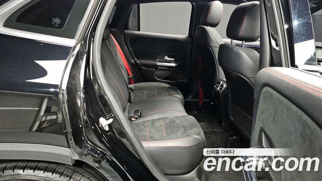 Mercedes-Benz GLA-Class 2021 — Şəkil 11/20