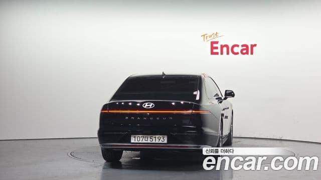 Hyundai Grandeur Hybrid 2023 — Photo 1/20