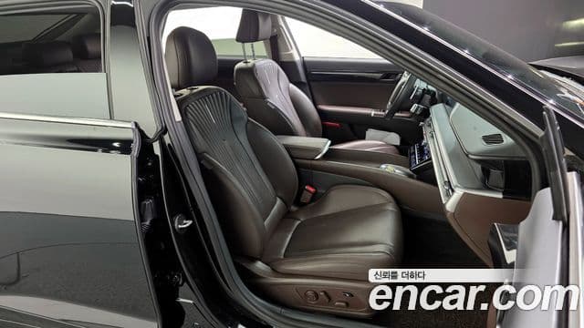 Hyundai Grandeur Hybrid 2023 — Photo 17/20