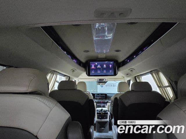 Kia Carnival 2022 — Şəkil 17/20
