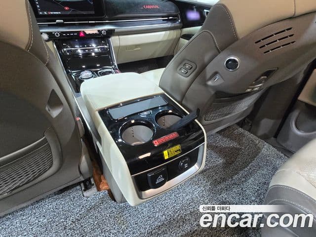 Kia Carnival 2022 — Şəkil 19/20