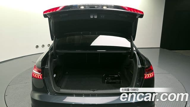 Audi A6 2023 — Şəkil 13/20