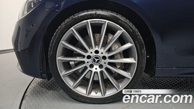 Mercedes-Benz E-Class 2020 — ფოტო 5/20