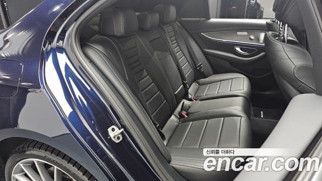 Mercedes-Benz E-Class 2020 — ფოტო 11/20