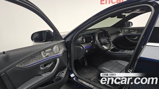 Mercedes-Benz E-Class 2020 — фото 12 из 20