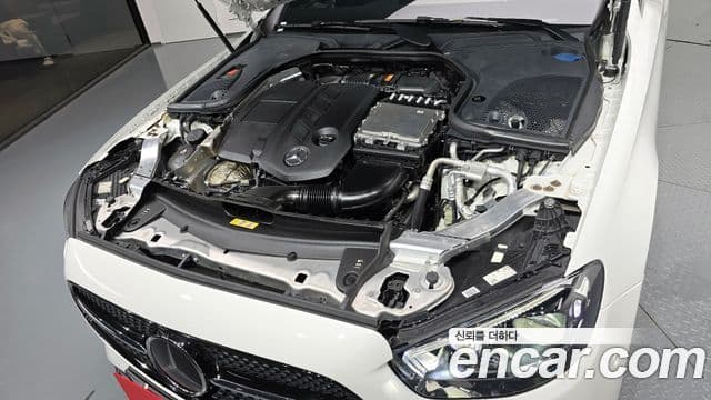 Mercedes-Benz E-Class 2020 — ფოტო 6/20