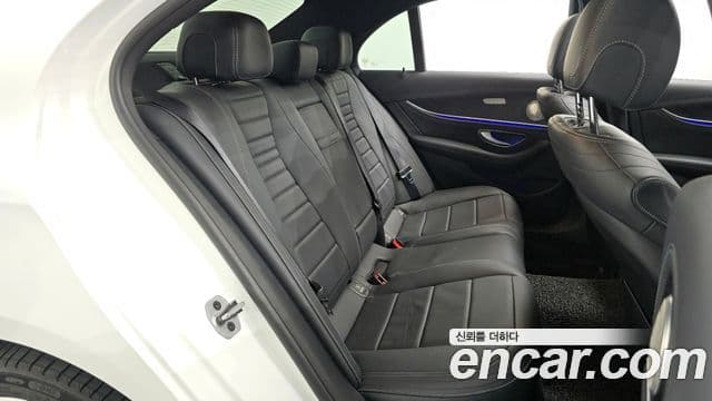 Mercedes-Benz E-Class 2020 — ფოტო 12/20