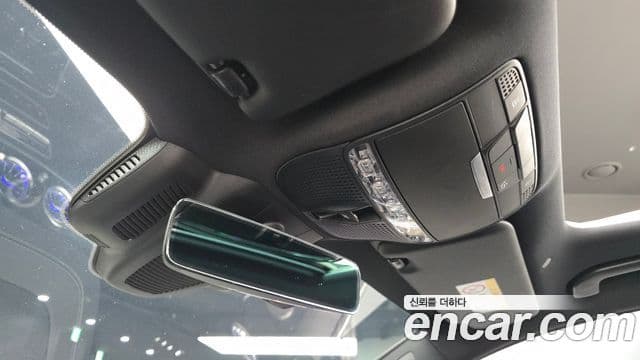 Mercedes-Benz E-Class 2020 — ფოტო 16/20