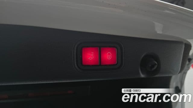 Mercedes-Benz E-Class 2020 — ფოტო 20/20