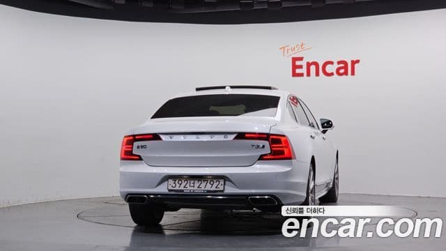 Volvo S90 2020 — ფოტო 17/20