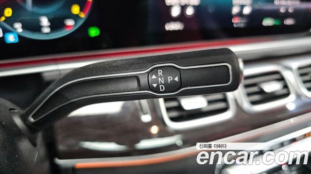 Mercedes-Benz GLE-Class 2023 — Photo 16/20