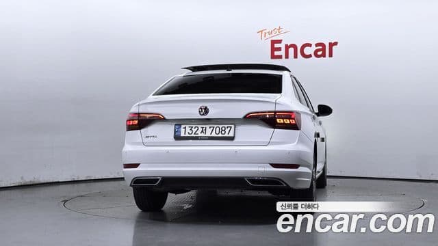 Volkswagen Jetta 2020 — Photo 4/20