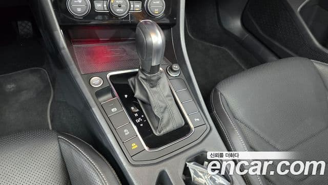 Volkswagen Jetta 2020 — Photo 1/20