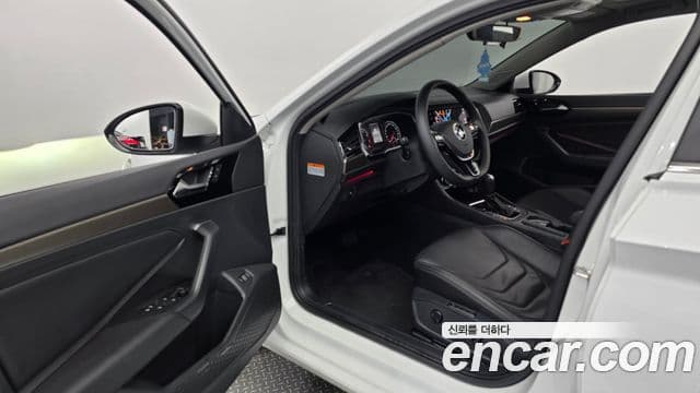 Volkswagen Jetta 2020 — Photo 8/20