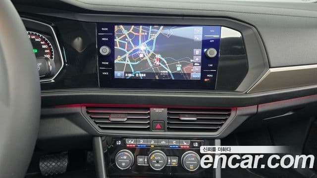 Volkswagen Jetta 2020 — Photo 3/20