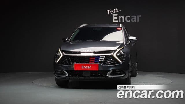 Kia Sportage 2023 — ფოტო 3/20