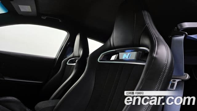 Hyundai Veloster 2021 — ფოტო 7/20