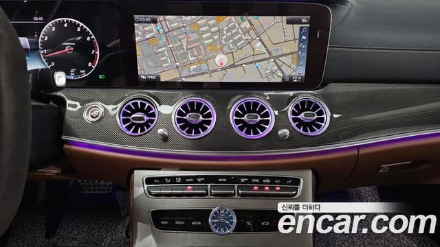 Mercedes-Benz E-Class 2018 — ფოტო 14/20