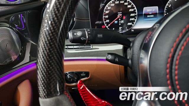 Mercedes-Benz E-Class 2018 — ფოტო 17/20