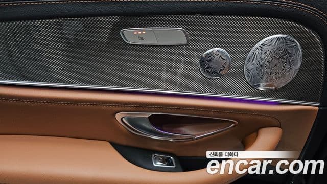 Mercedes-Benz E-Class 2018 — ფოტო 19/20