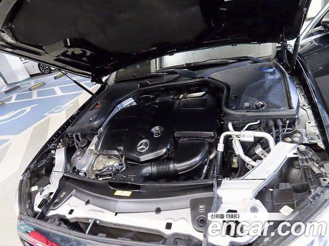 Mercedes-Benz E-Class 2019 — Şəkil 8/20