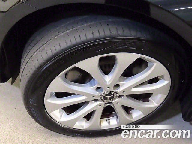 Mercedes-Benz E-Class 2019 — Şəkil 9/20