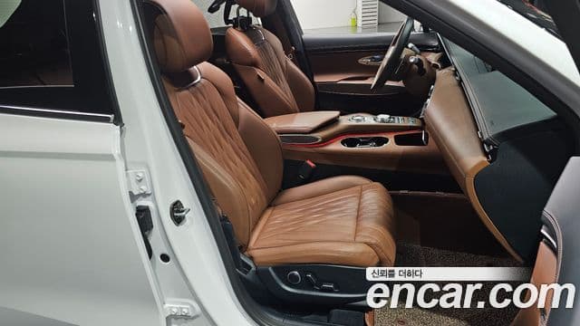 Genesis GV70 2021 — Photo 19/20