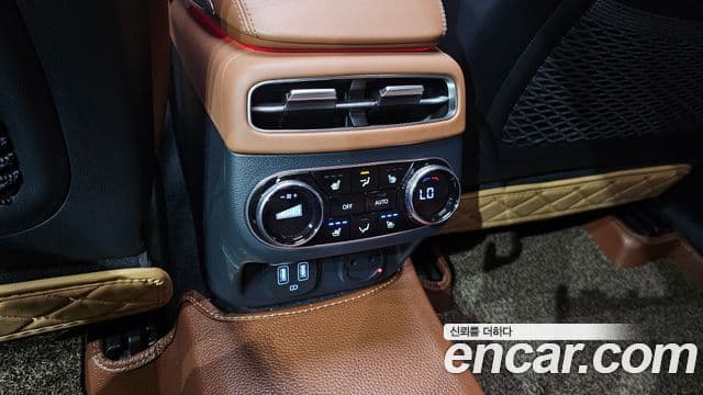Genesis GV70 2021 — Photo 6/20