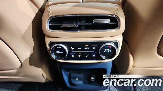 Genesis GV80 2023 — ფოტო 19/20