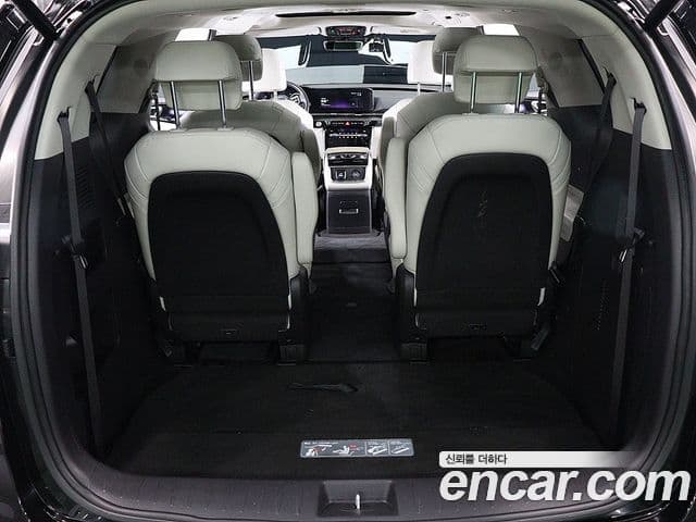Kia Carnival 2023 — Şəkil 17/20
