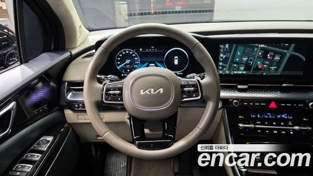 Kia Carnival 2023 — ფოტო 13/20