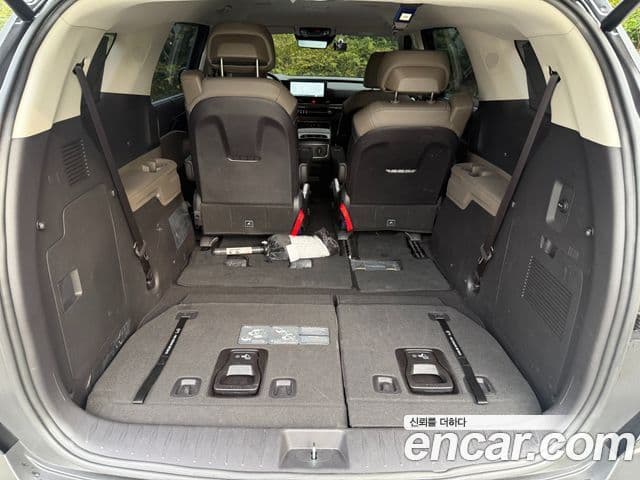 Kia Carnival 2024 — Фото 17/20