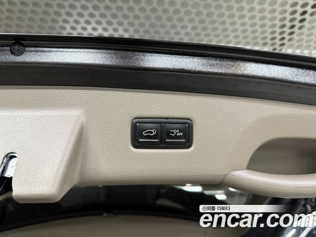 Kia Carnival 2024 — Фото 19/20